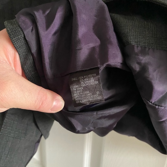 BN Tahari Blazer and Pantsuit Set - Picture 7 of 10